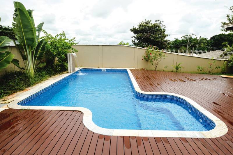 Deck Tropical